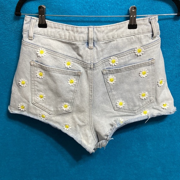 EUC Forever 21 short shorts. - Picture 3 of 4